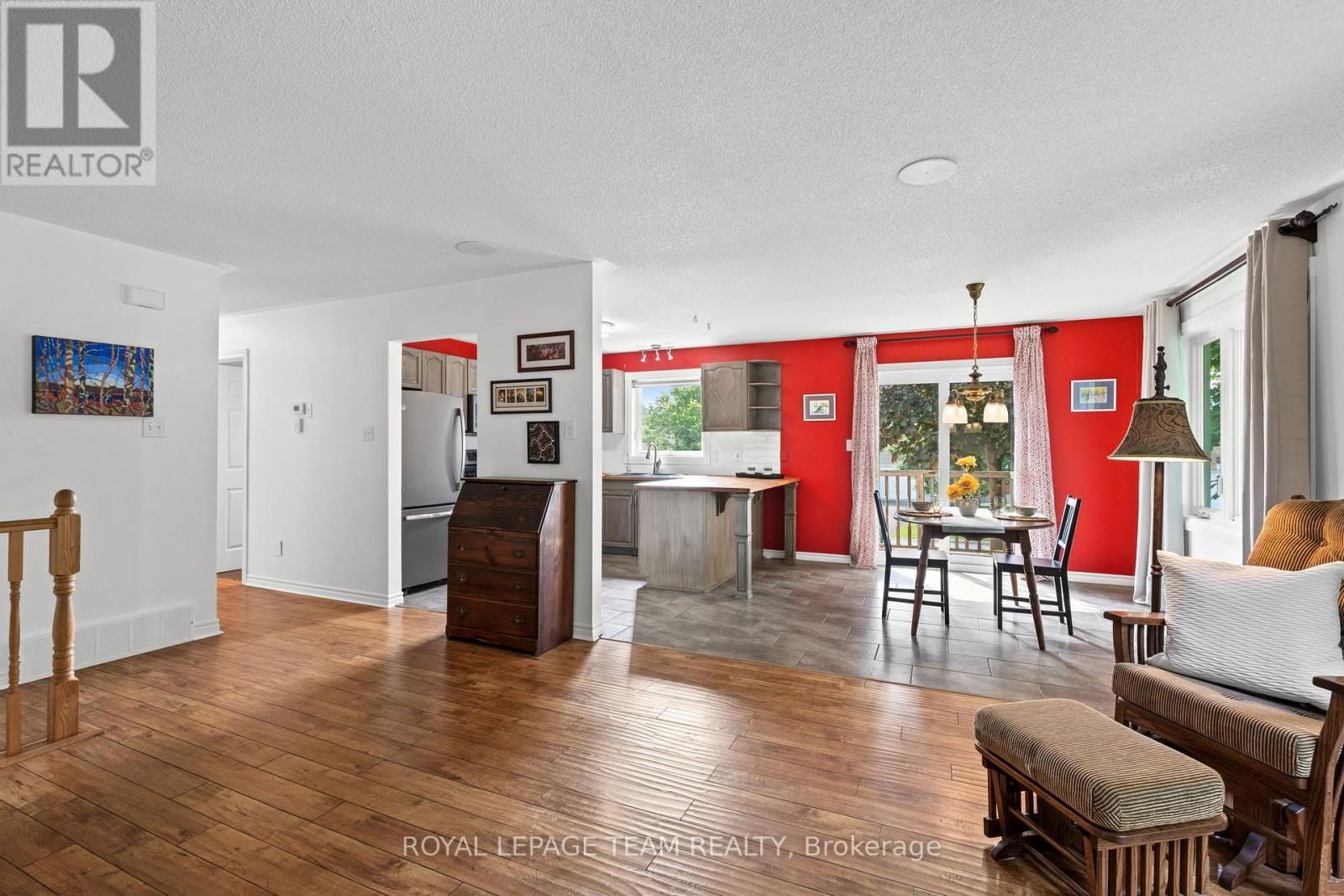 105 CAMPBELL STREET Image 16