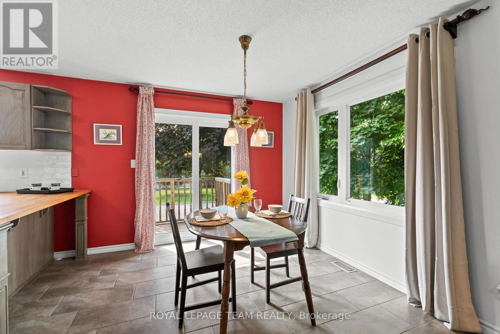 105 CAMPBELL STREET Image 17