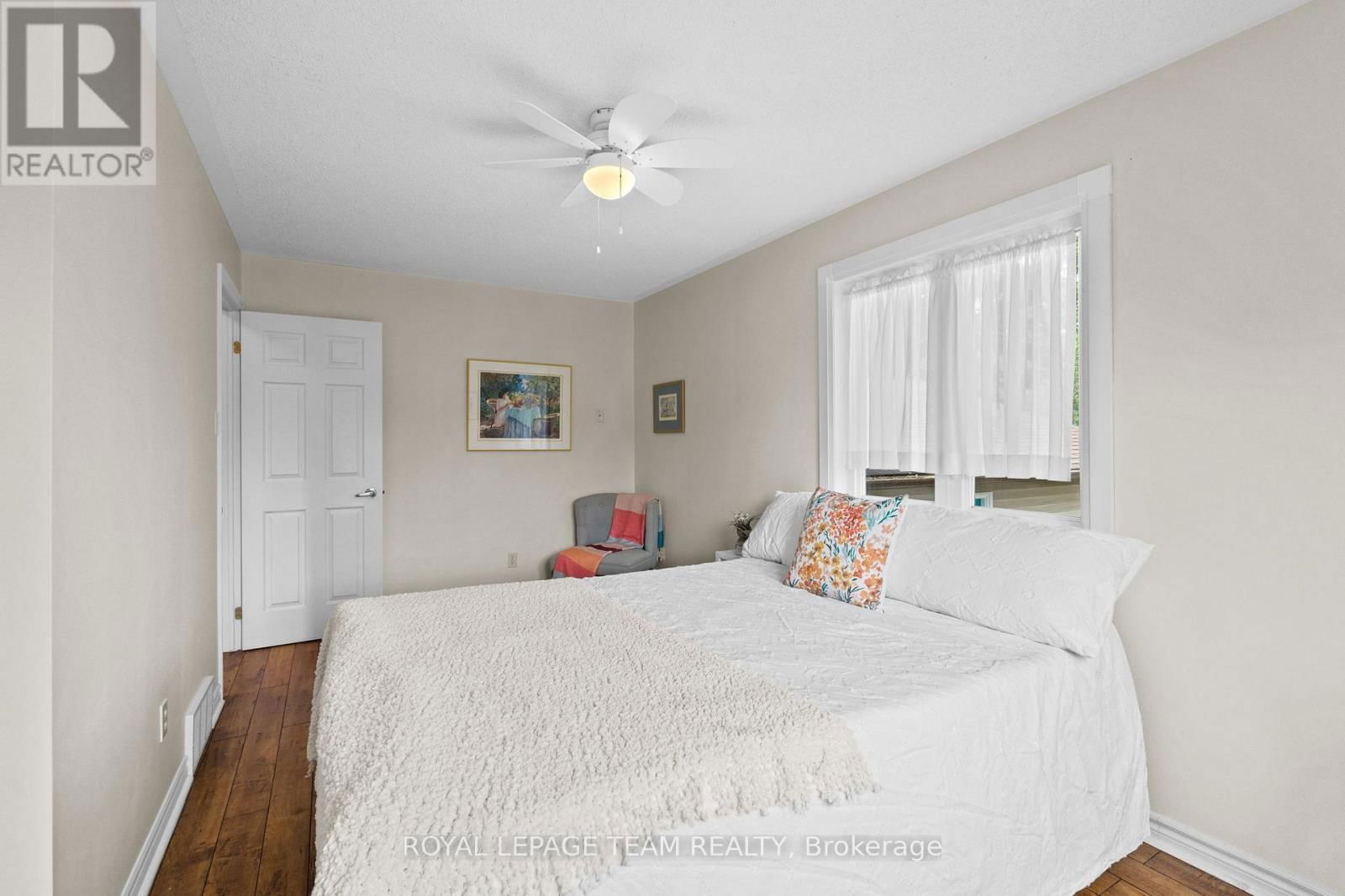 105 CAMPBELL STREET Image 27