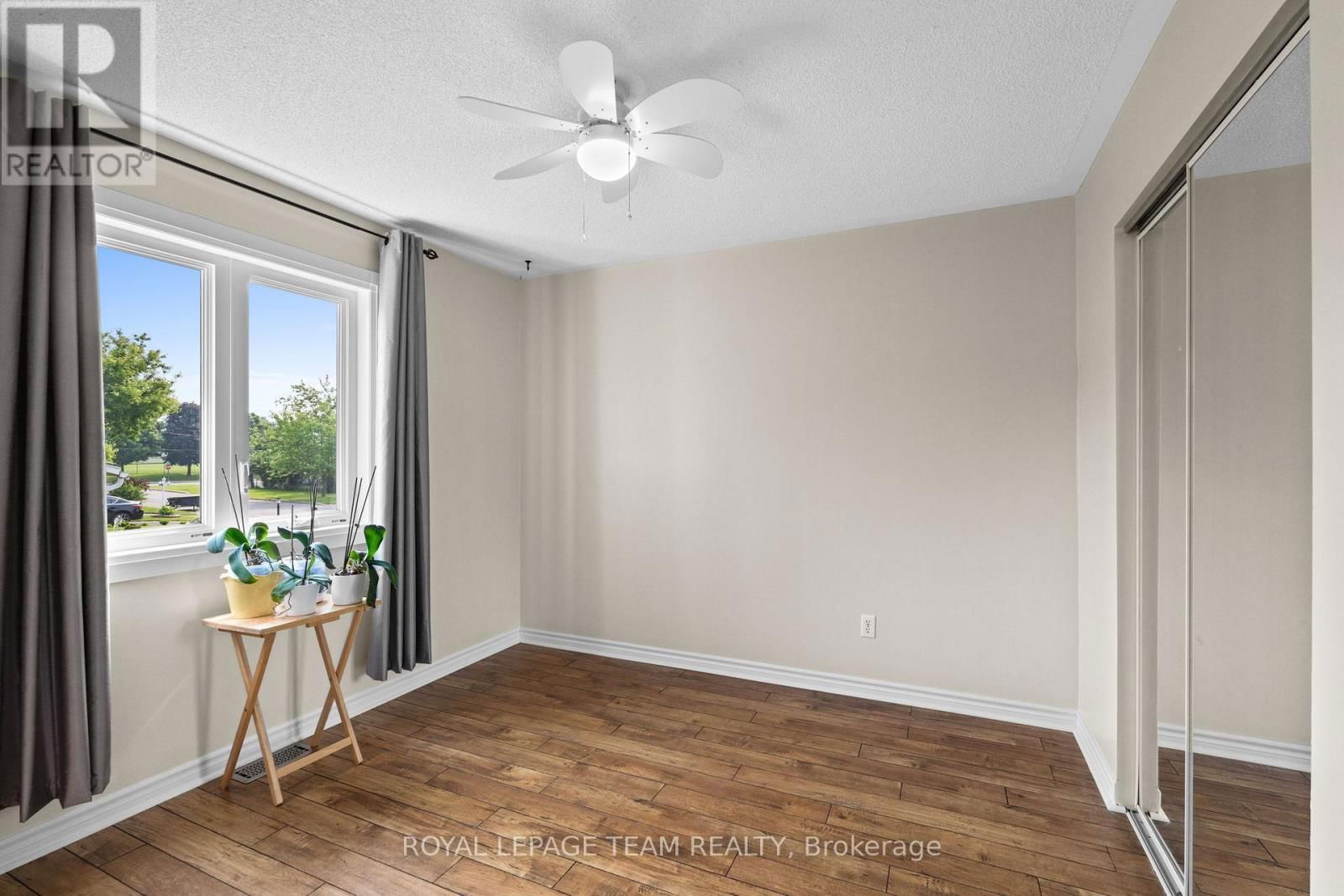 105 CAMPBELL STREET Image 29