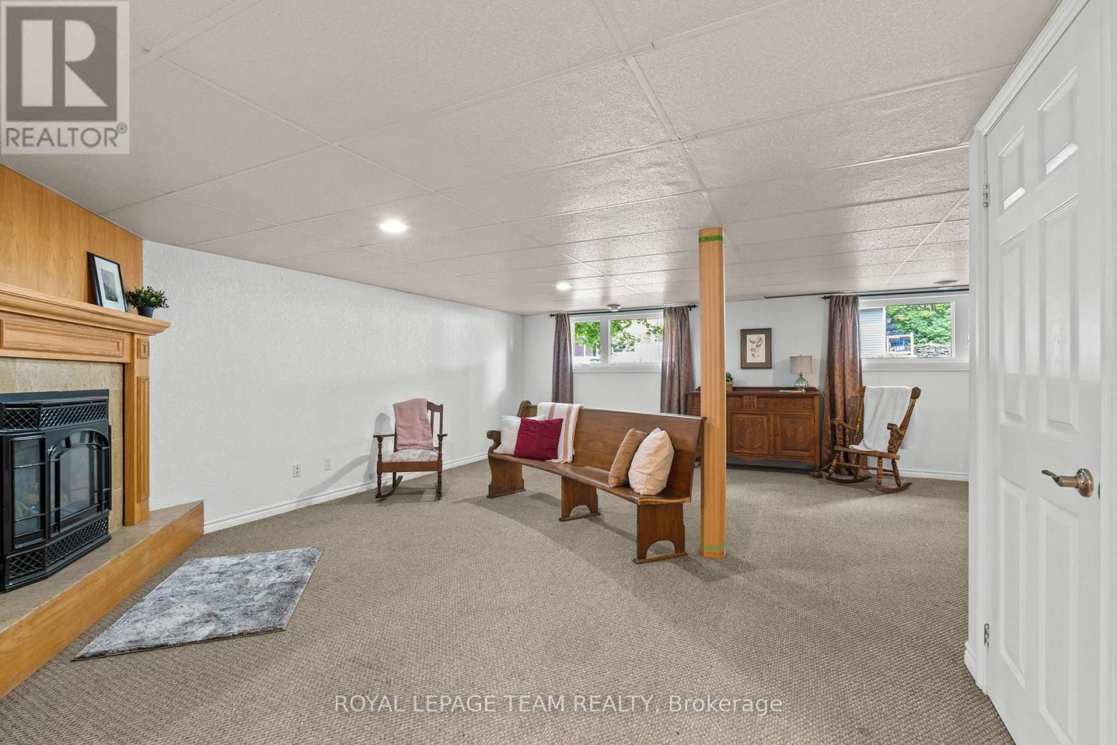 105 CAMPBELL STREET Image 34