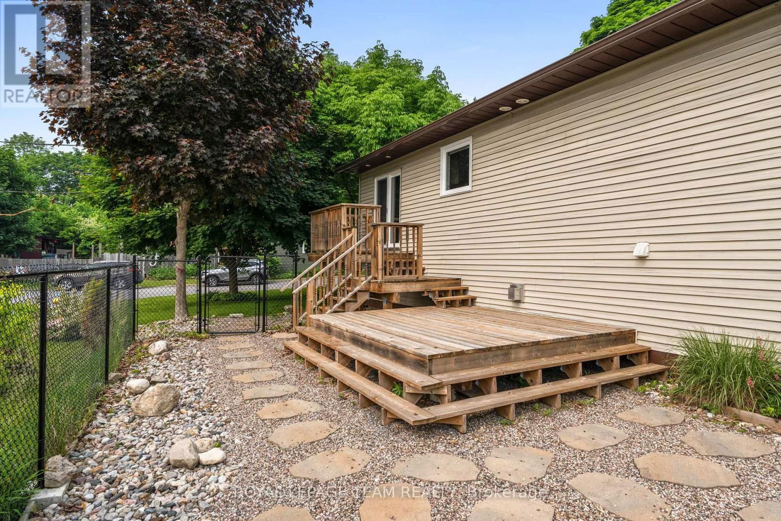 105 CAMPBELL STREET Image 4