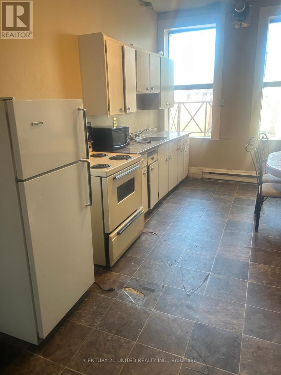 5 - 164 CHARLOTTE STREET Image 3