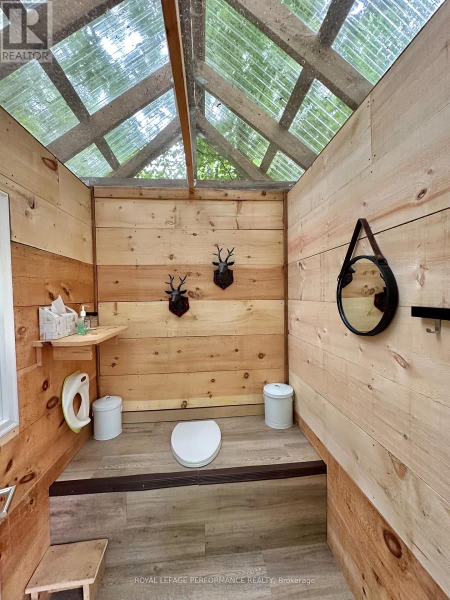 108 RAYCROFT CREEK Image 32