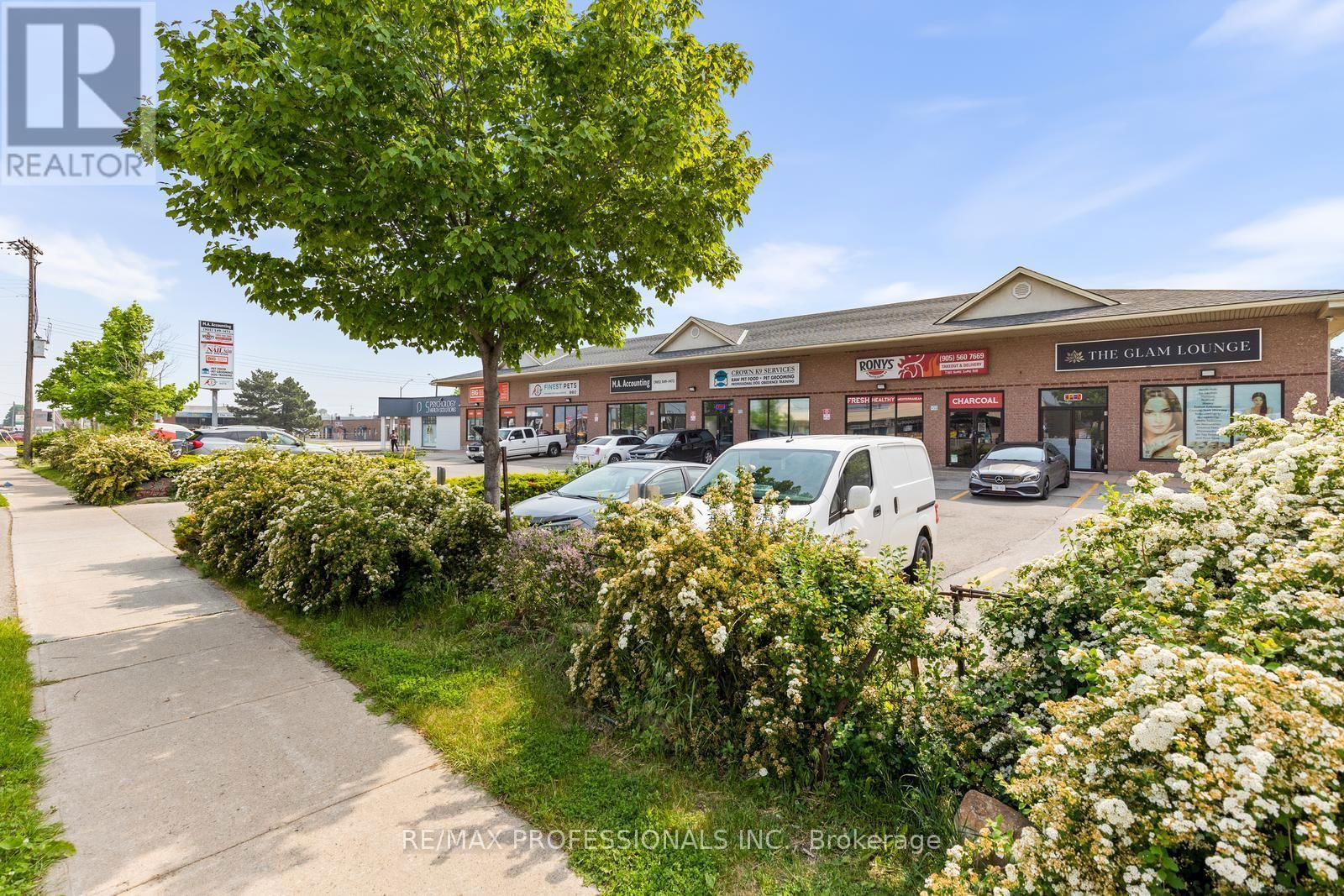 1 - 312 GRAYS ROAD Image 1