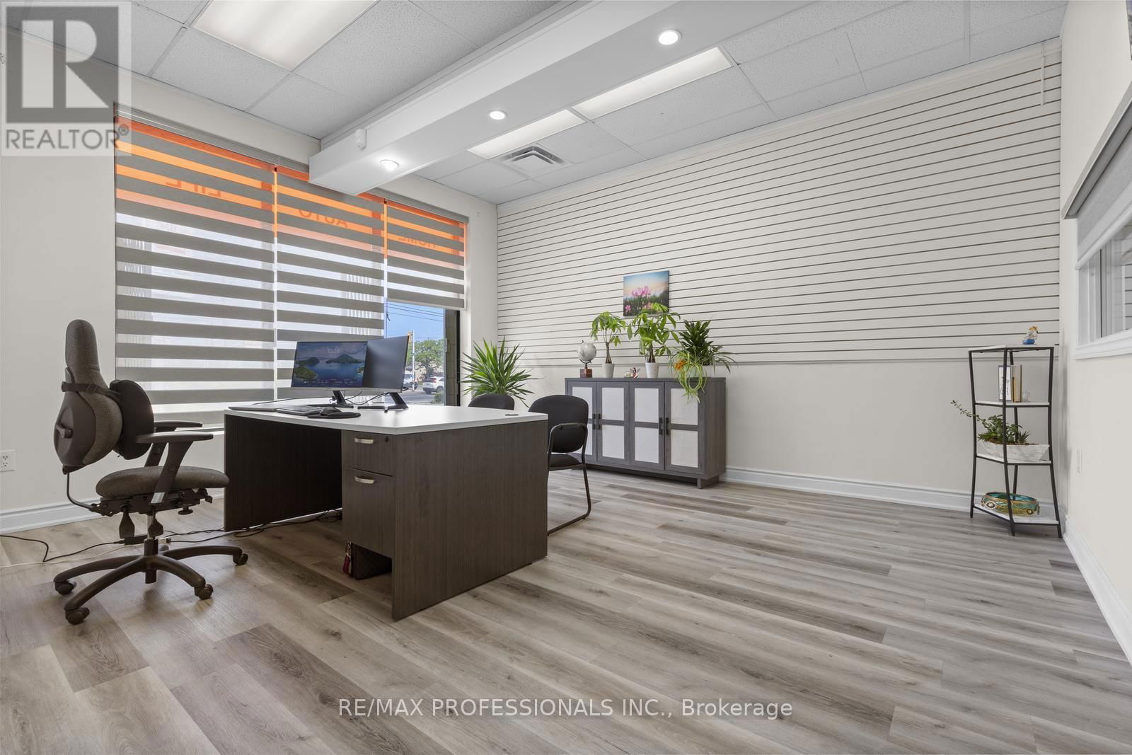 1 - 312 GRAYS ROAD Image 10