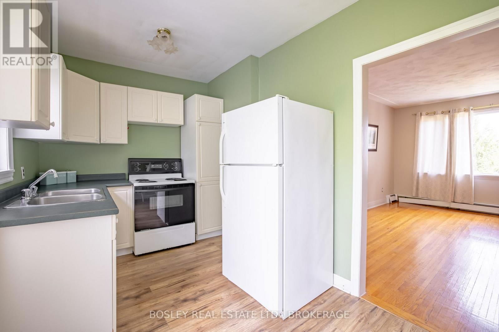 1609 EIGHTH AVENUE Image 27