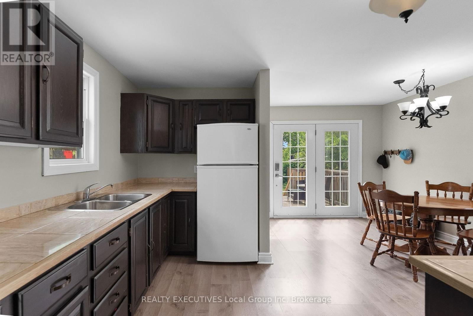 779 COPELAND STREET Image 18