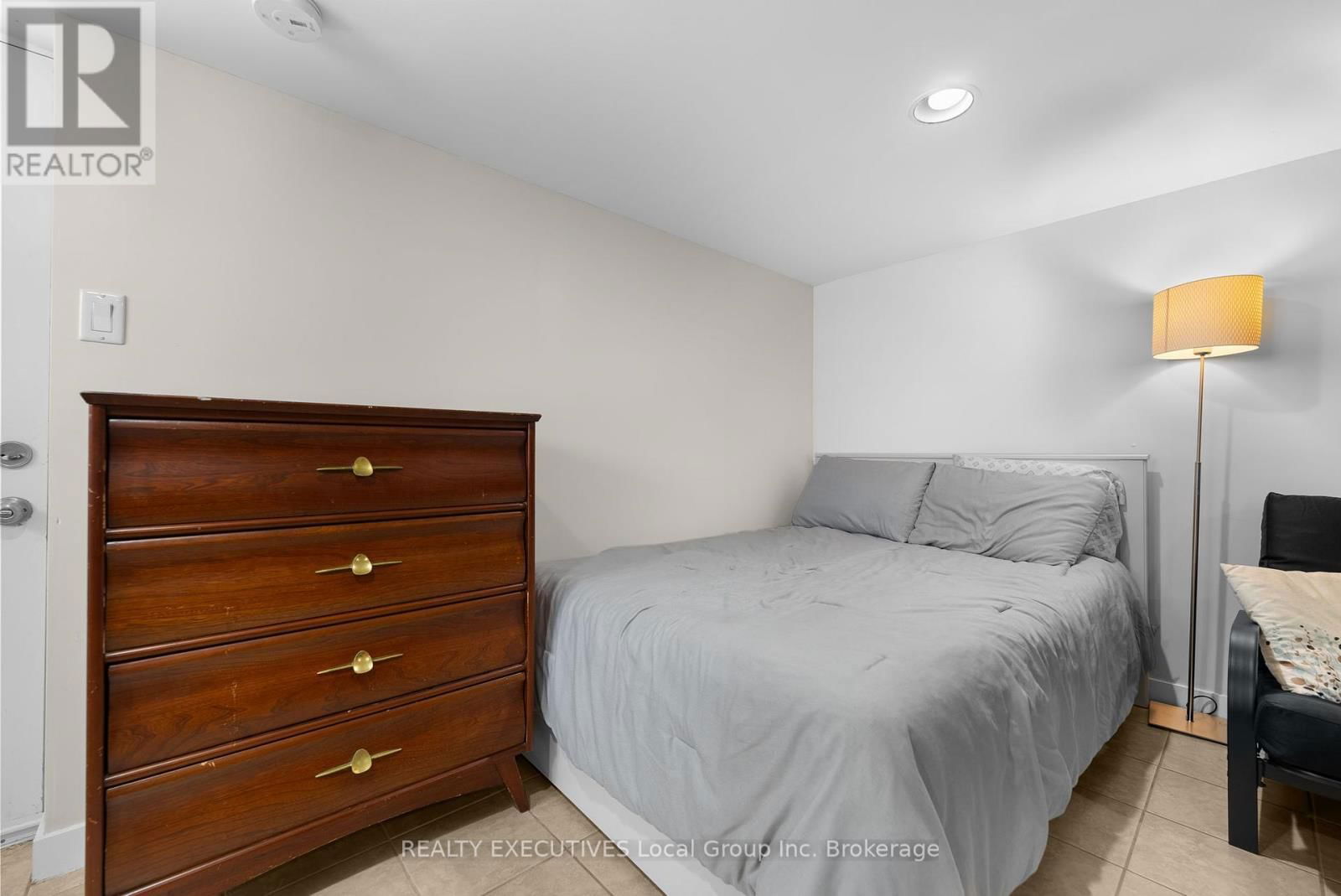 779 COPELAND STREET Image 34