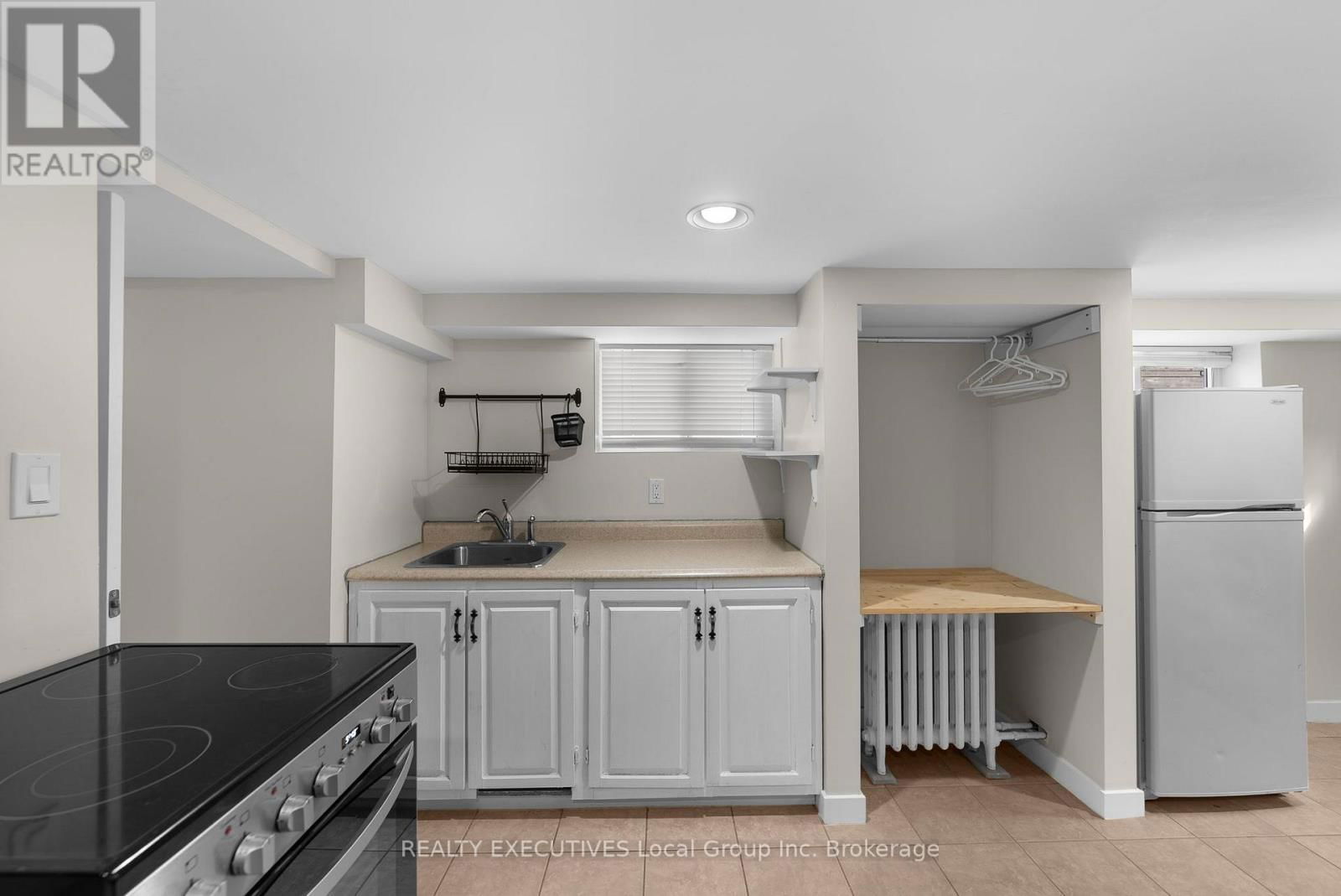 779 COPELAND STREET Image 35