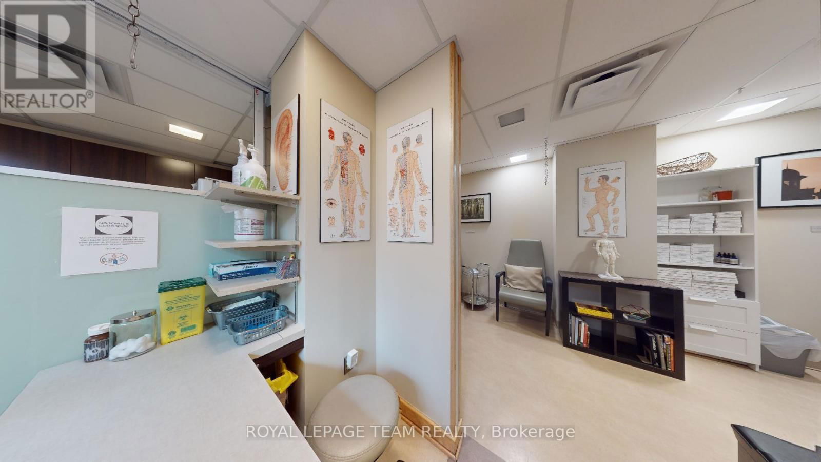 942 MERIVALE ROAD Image 11