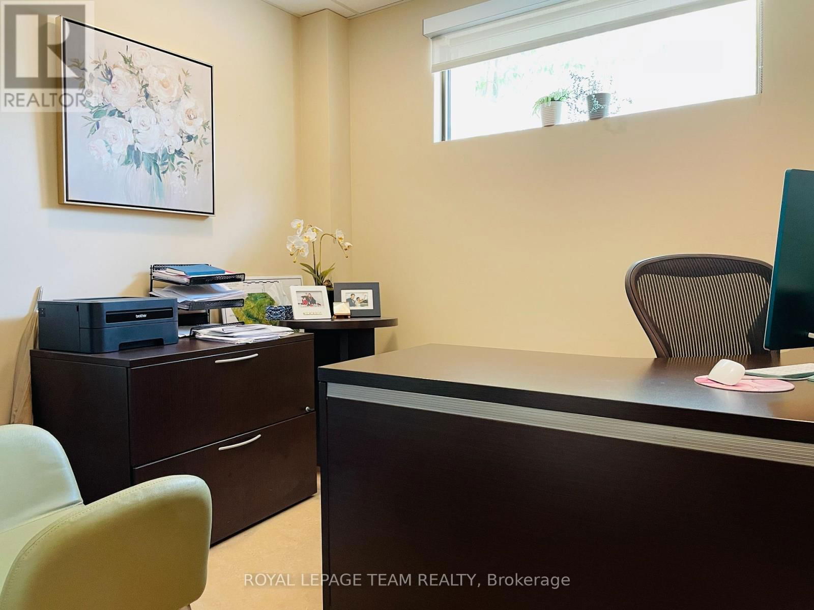 942 MERIVALE ROAD Image 6