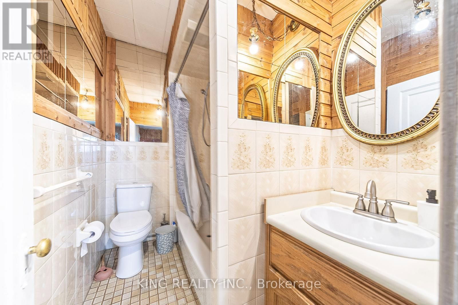 42 WAHNETA AVENUE Image 19