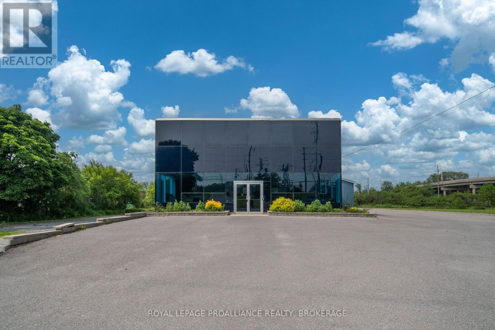 1033 JOHN COUNTER BOULEVARD Image 1
