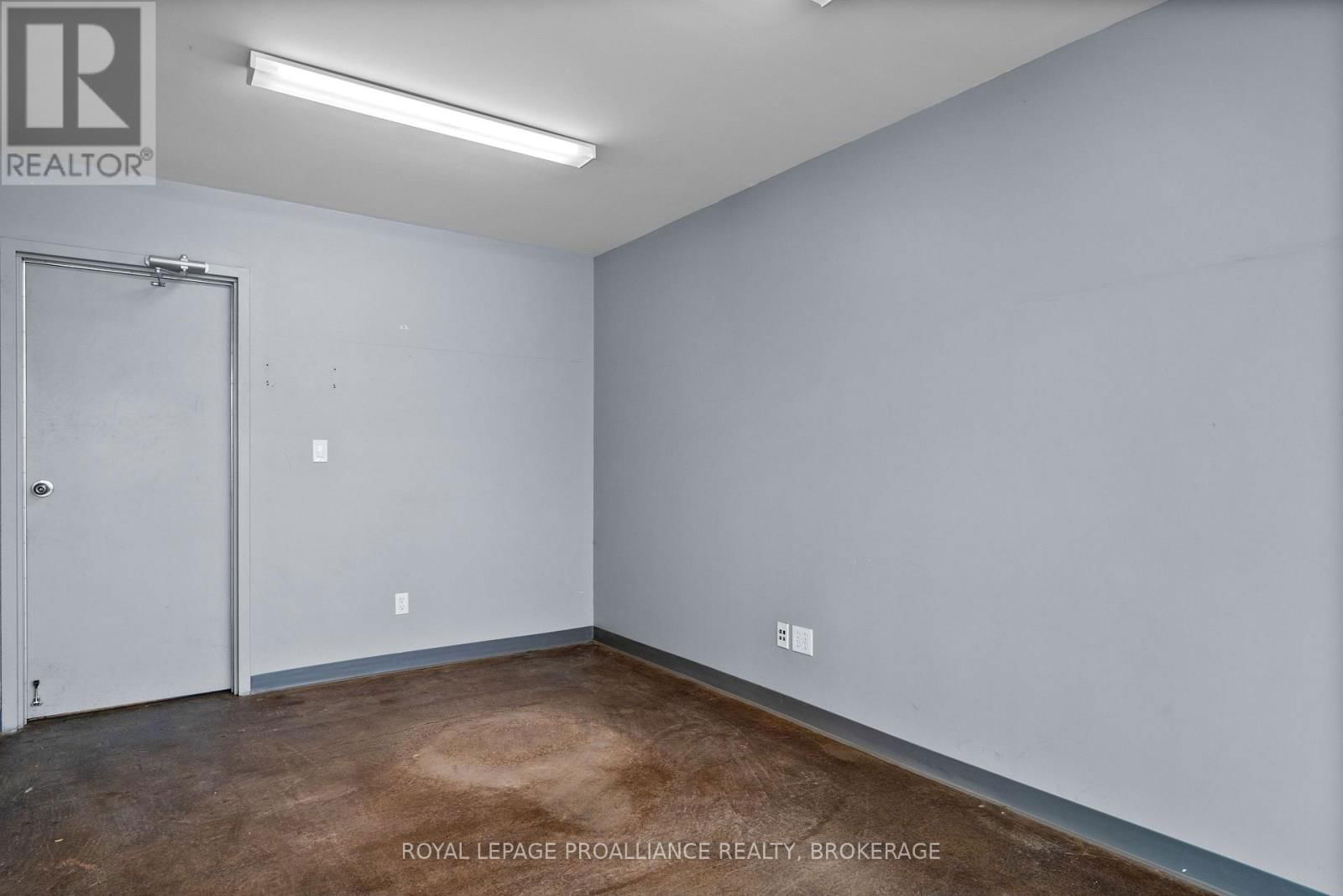 1033 JOHN COUNTER BOULEVARD Image 11