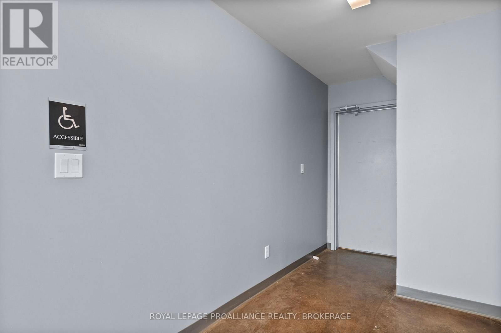 1033 JOHN COUNTER BOULEVARD Image 12