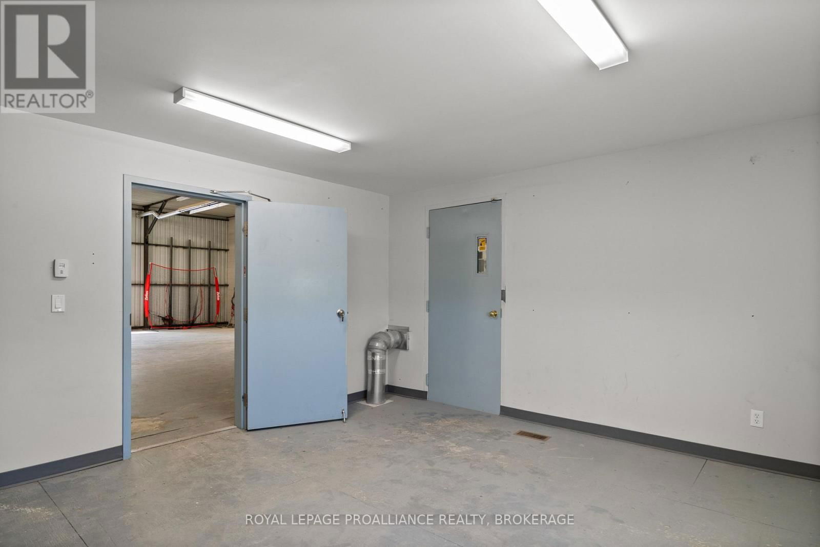 1033 JOHN COUNTER BOULEVARD Image 20