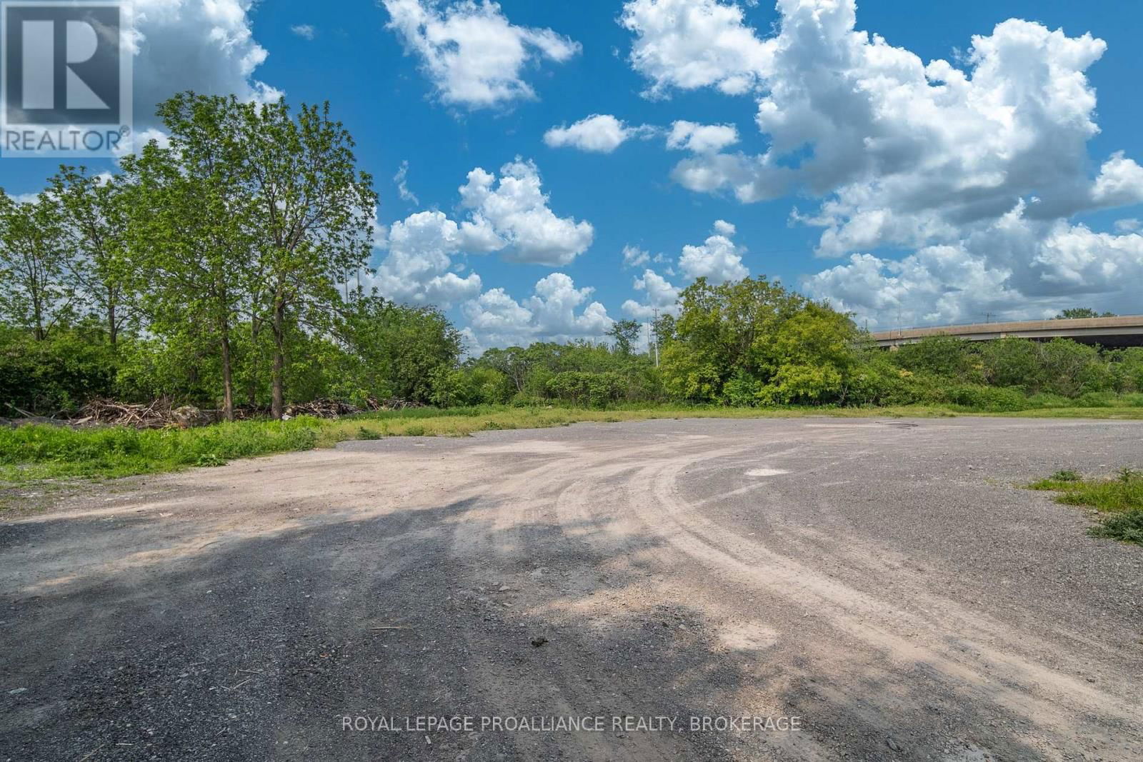 1033 JOHN COUNTER BOULEVARD Image 36