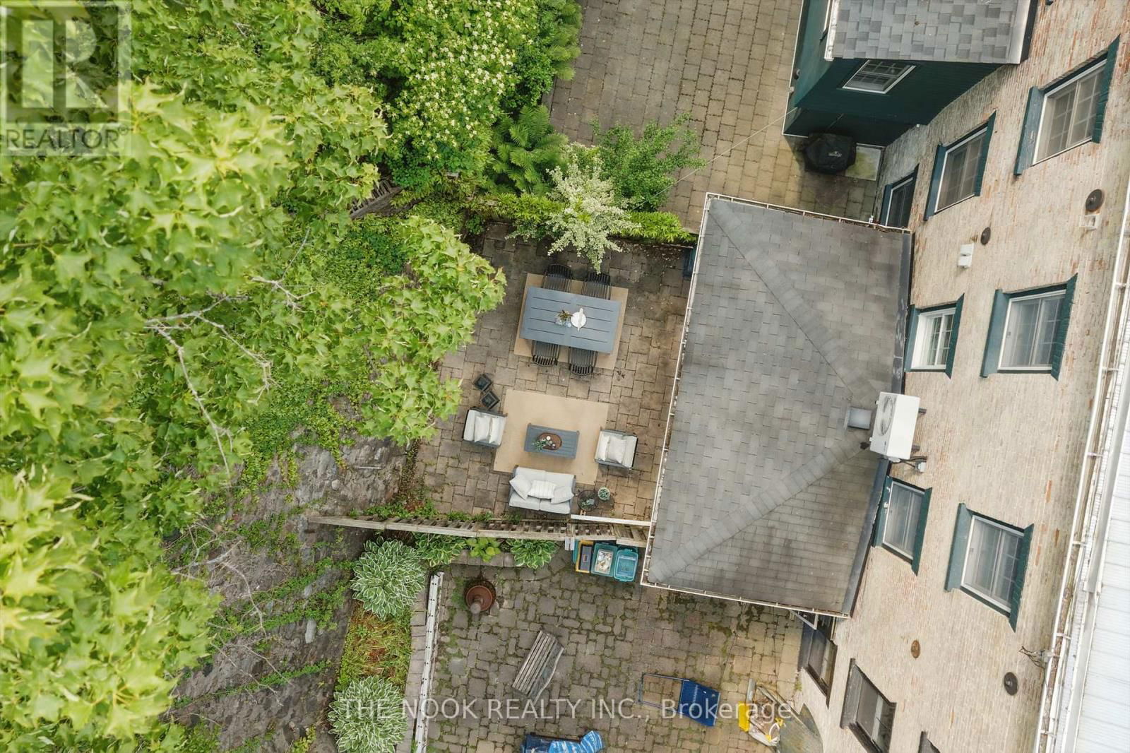 39 MILL STREET NORTH Image 42