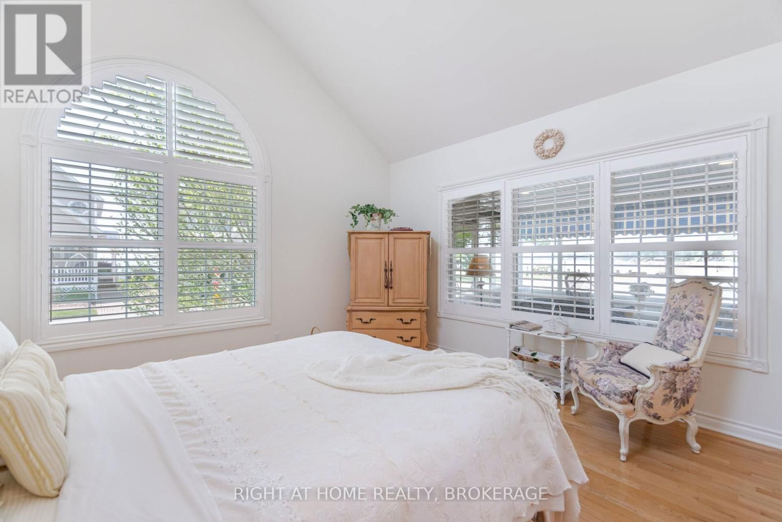 40 PROMENADE WAY Image 21