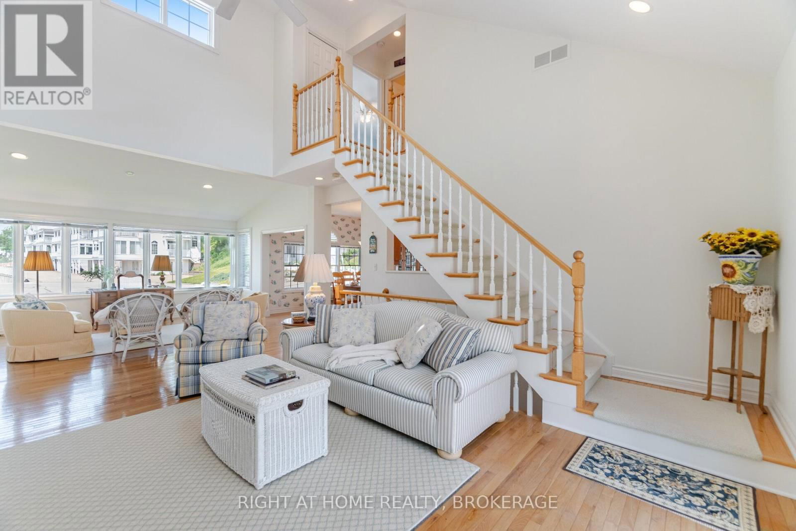 40 PROMENADE WAY Image 25