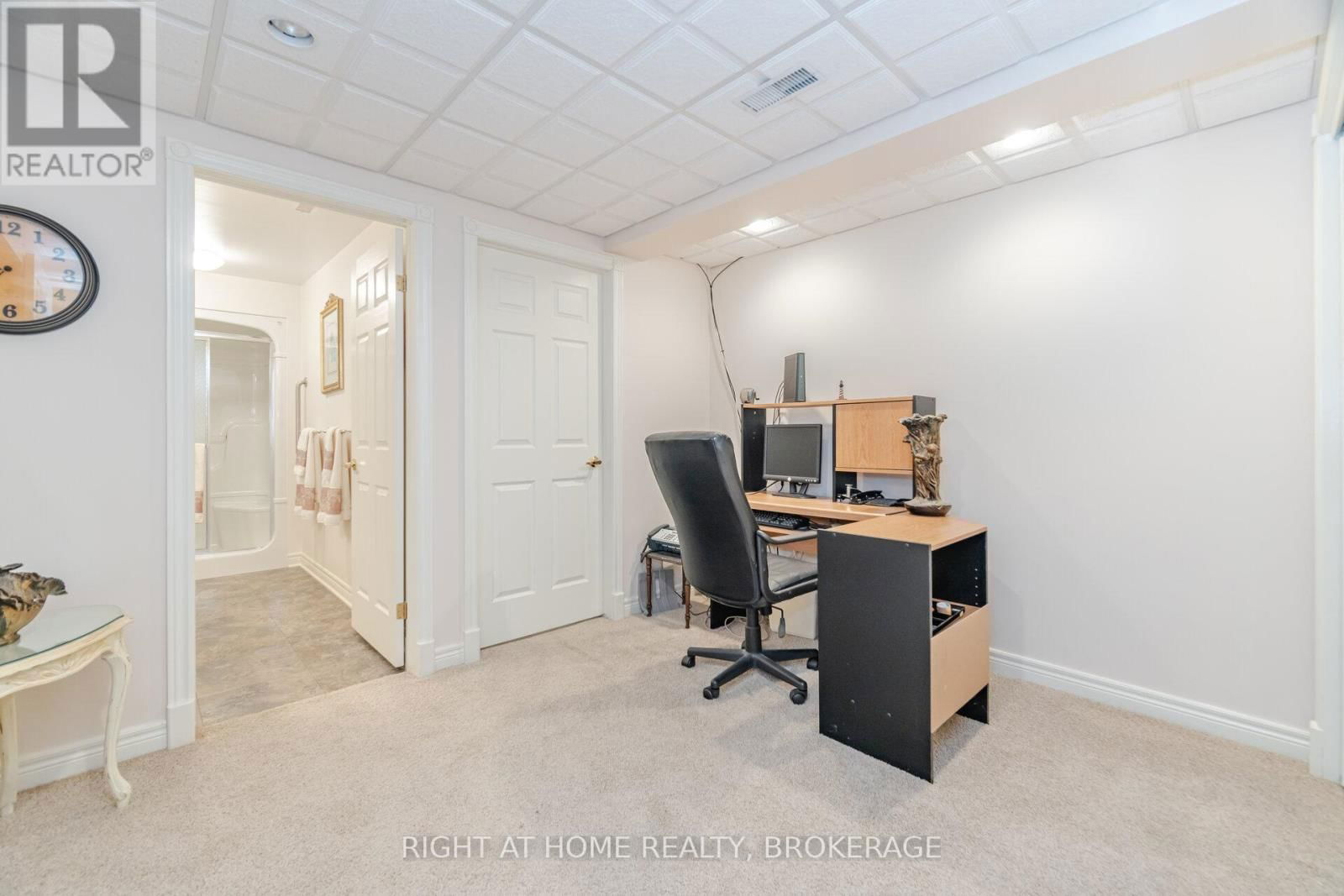 40 PROMENADE WAY Image 32