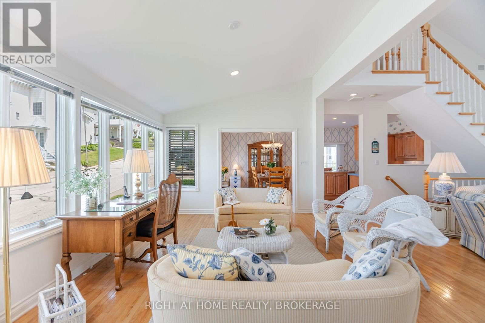38 PROMENADE WAY Image 15