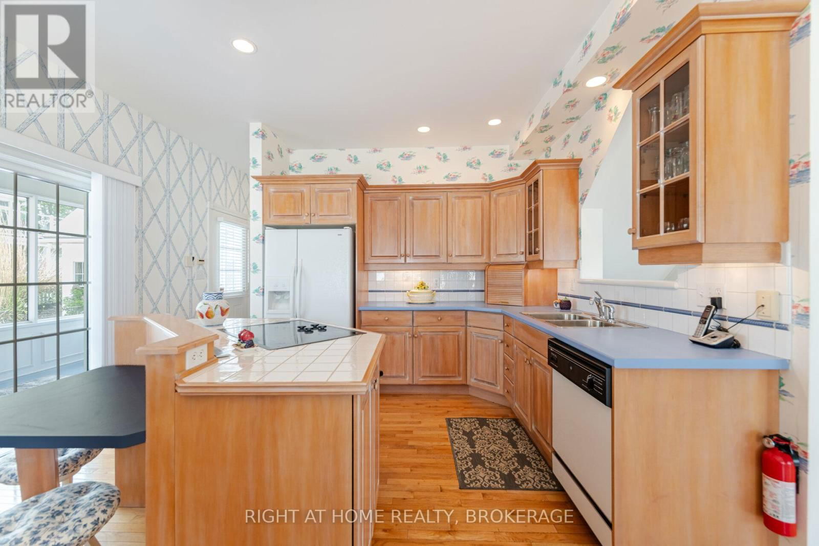 38 PROMENADE WAY Image 22