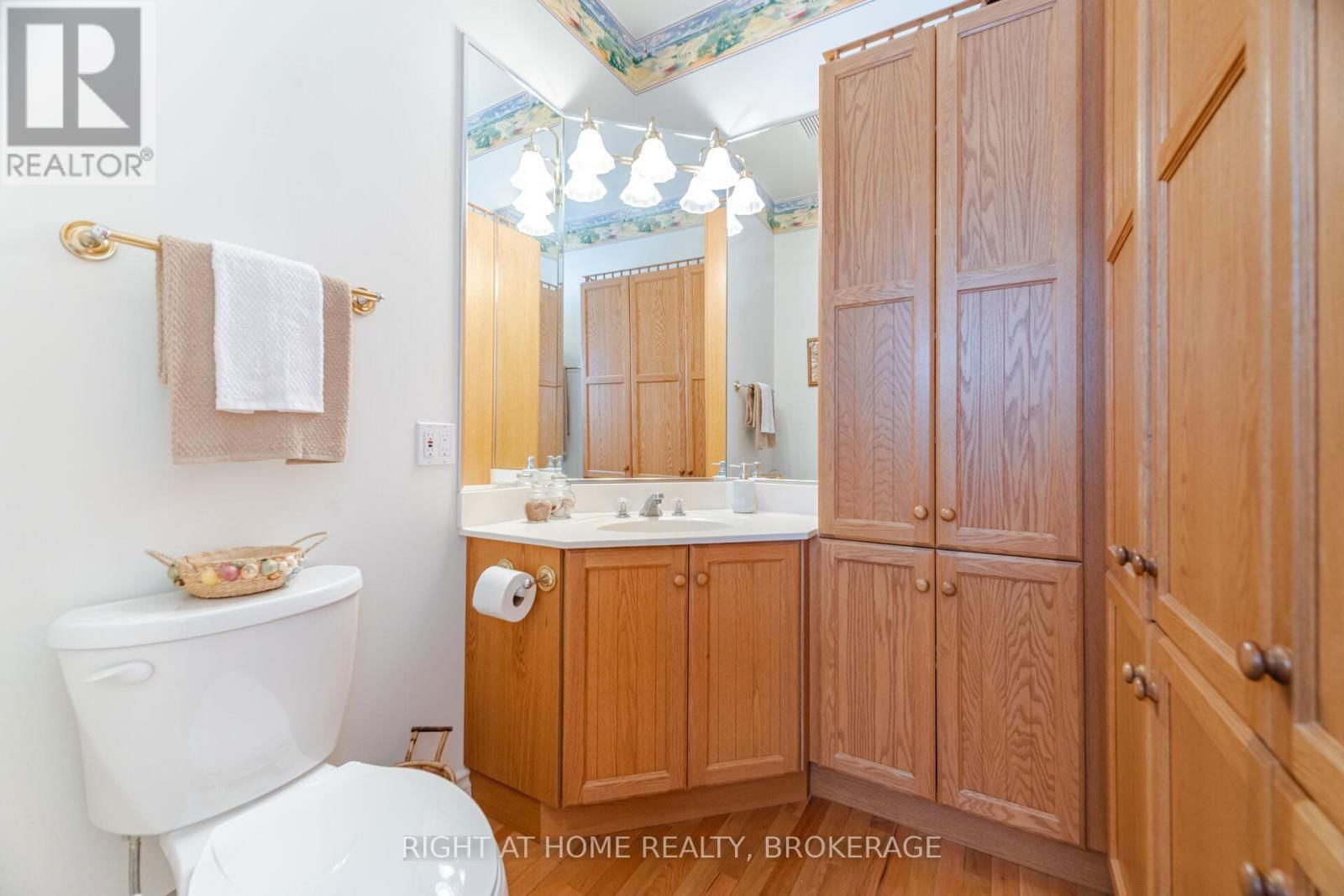 38 PROMENADE WAY Image 25