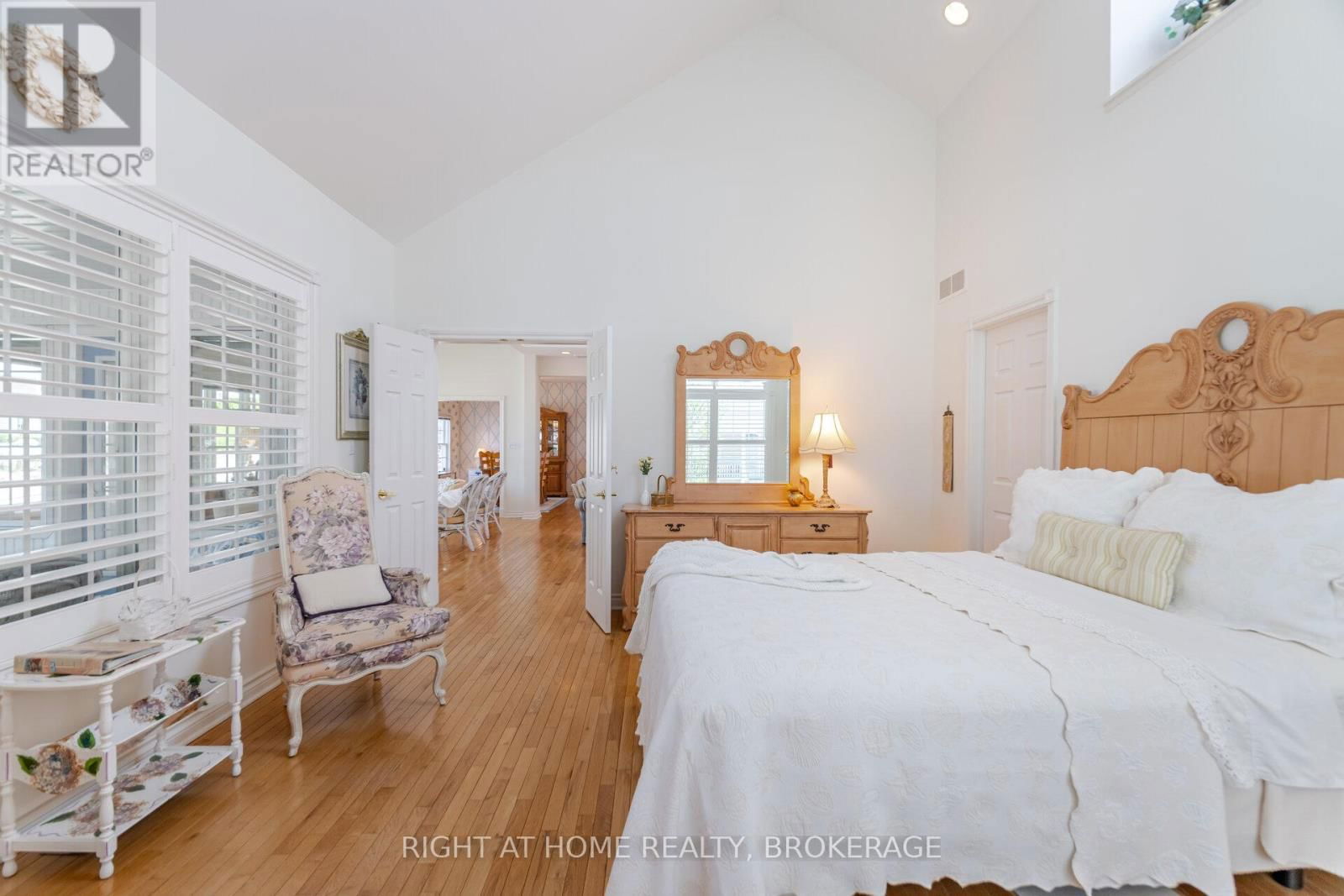 38 PROMENADE WAY Image 29