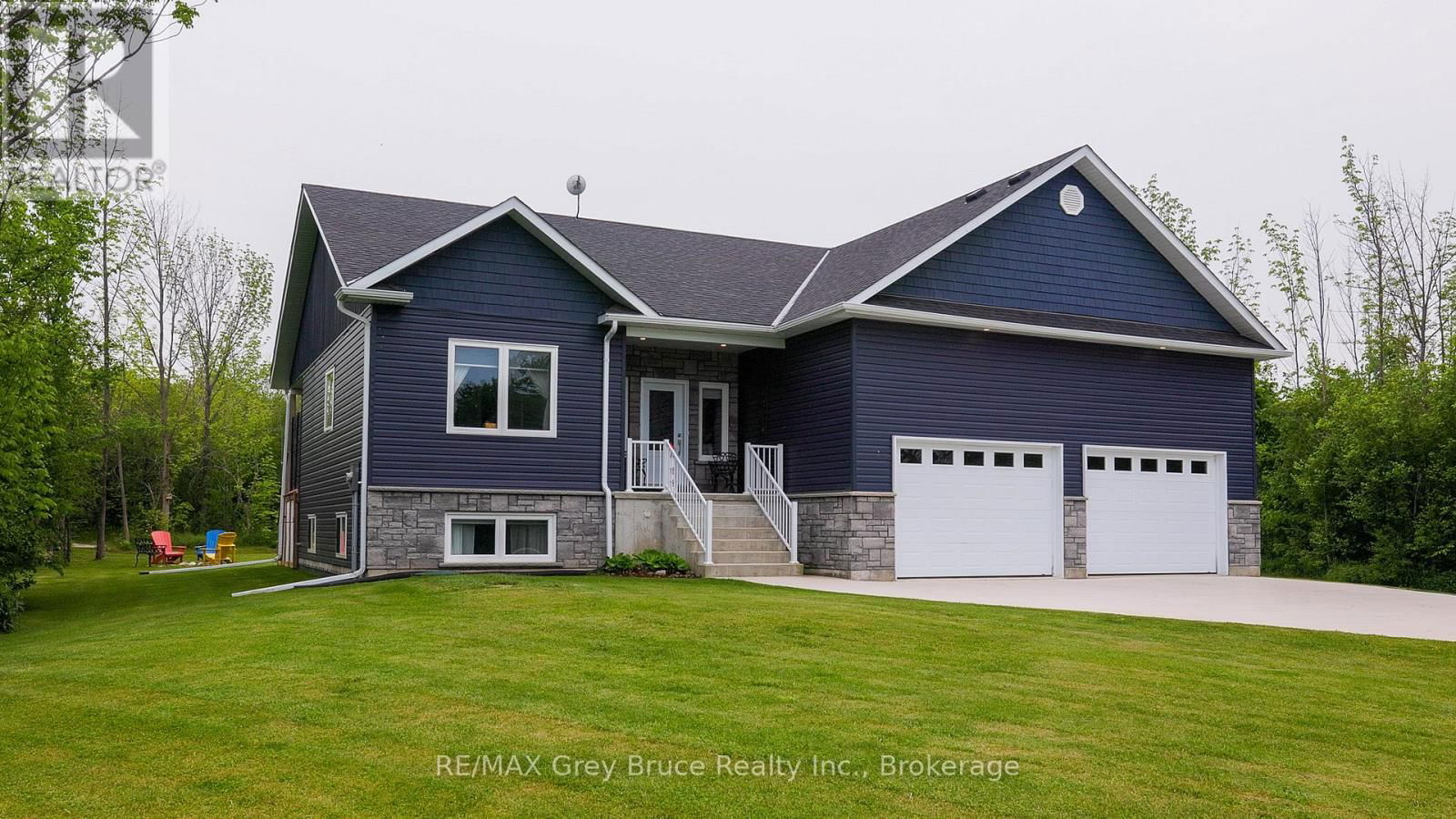 350293 A CORNERS Image 38