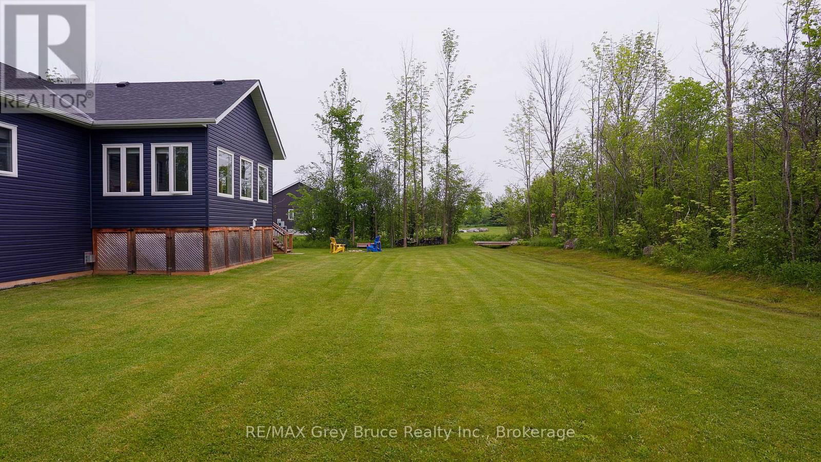 350293 A CORNERS Image 45
