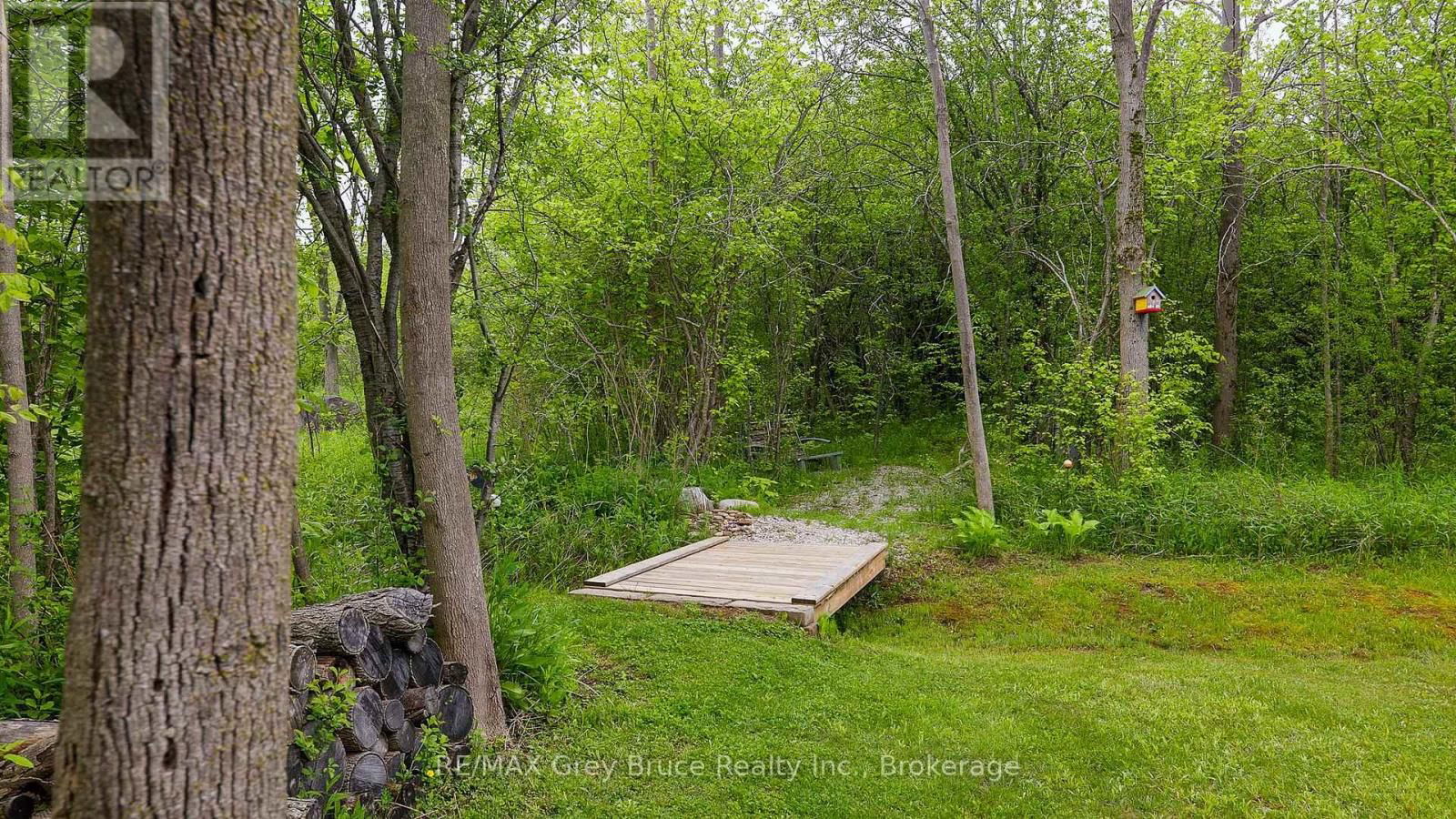 350293 A CORNERS Image 46