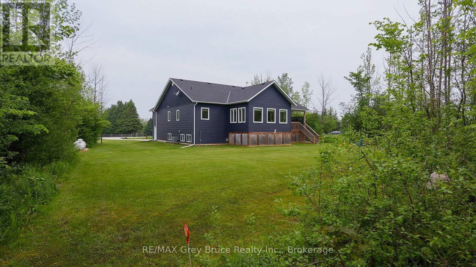 350293 A CORNERS Image 49