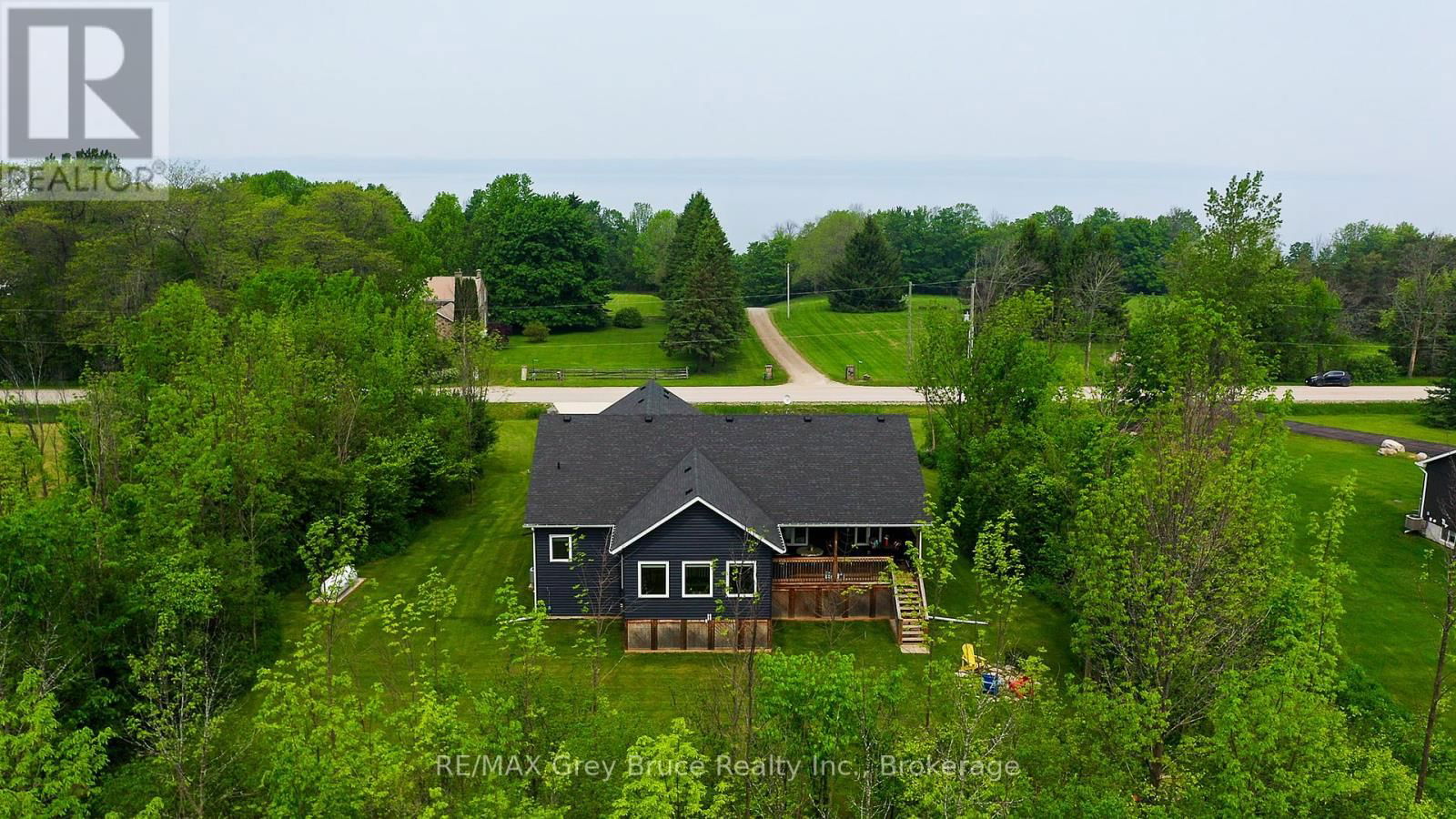 350293 A CORNERS Image 50