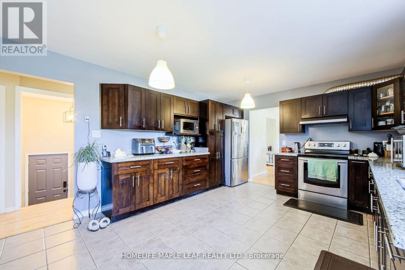 634026 HWY 10 Image 9