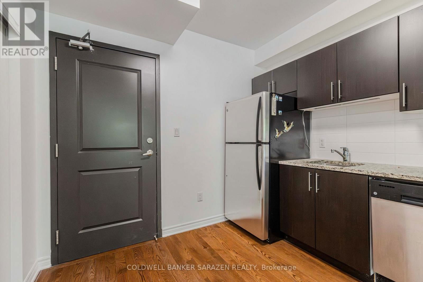 218 - 429 KENT STREET Image 12