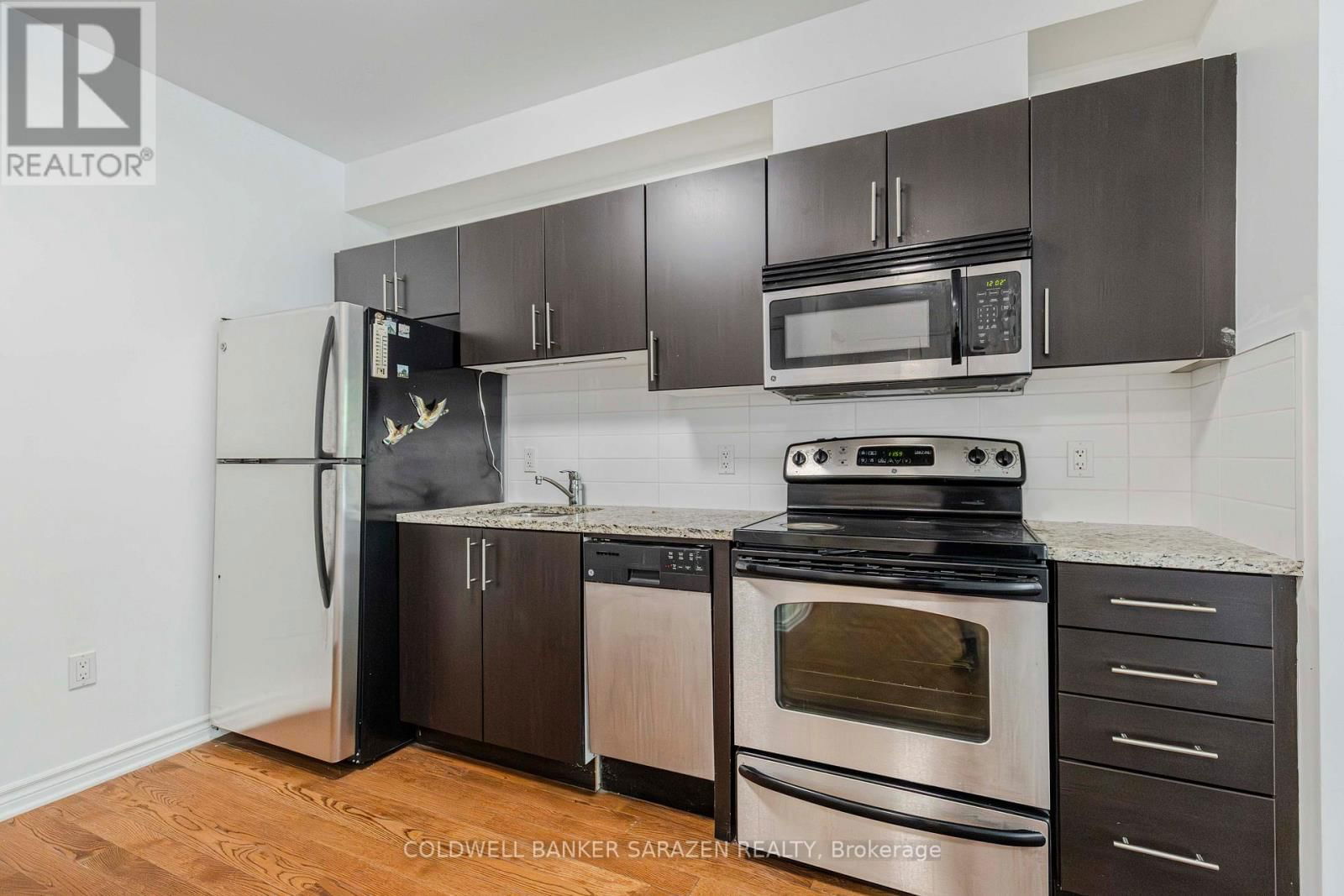 218 - 429 KENT STREET Image 16