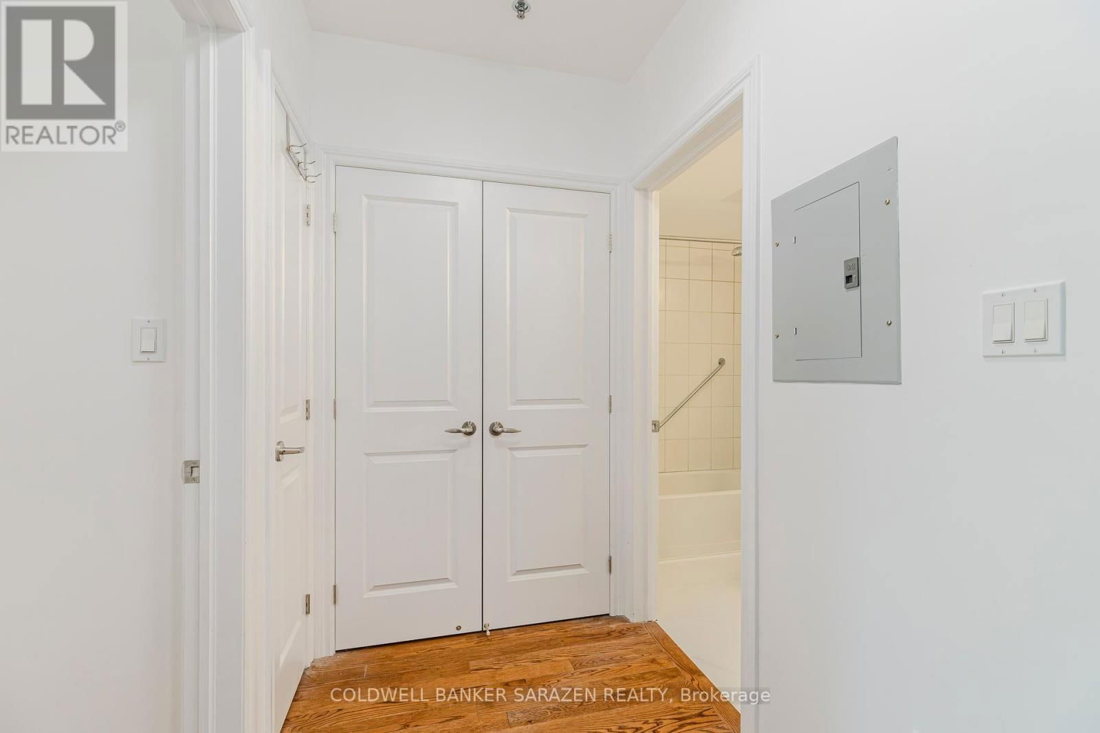 218 - 429 KENT STREET Image 24