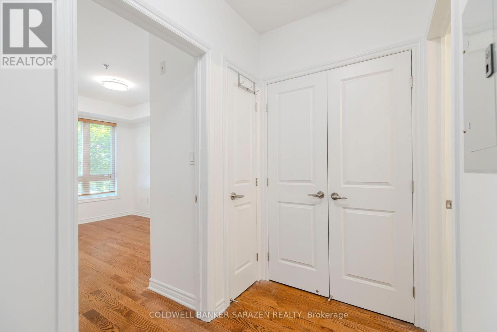 218 - 429 KENT STREET Image 25