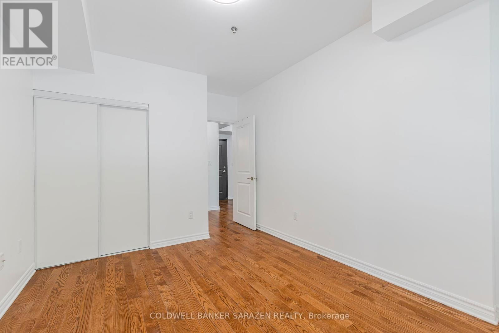 218 - 429 KENT STREET Image 29