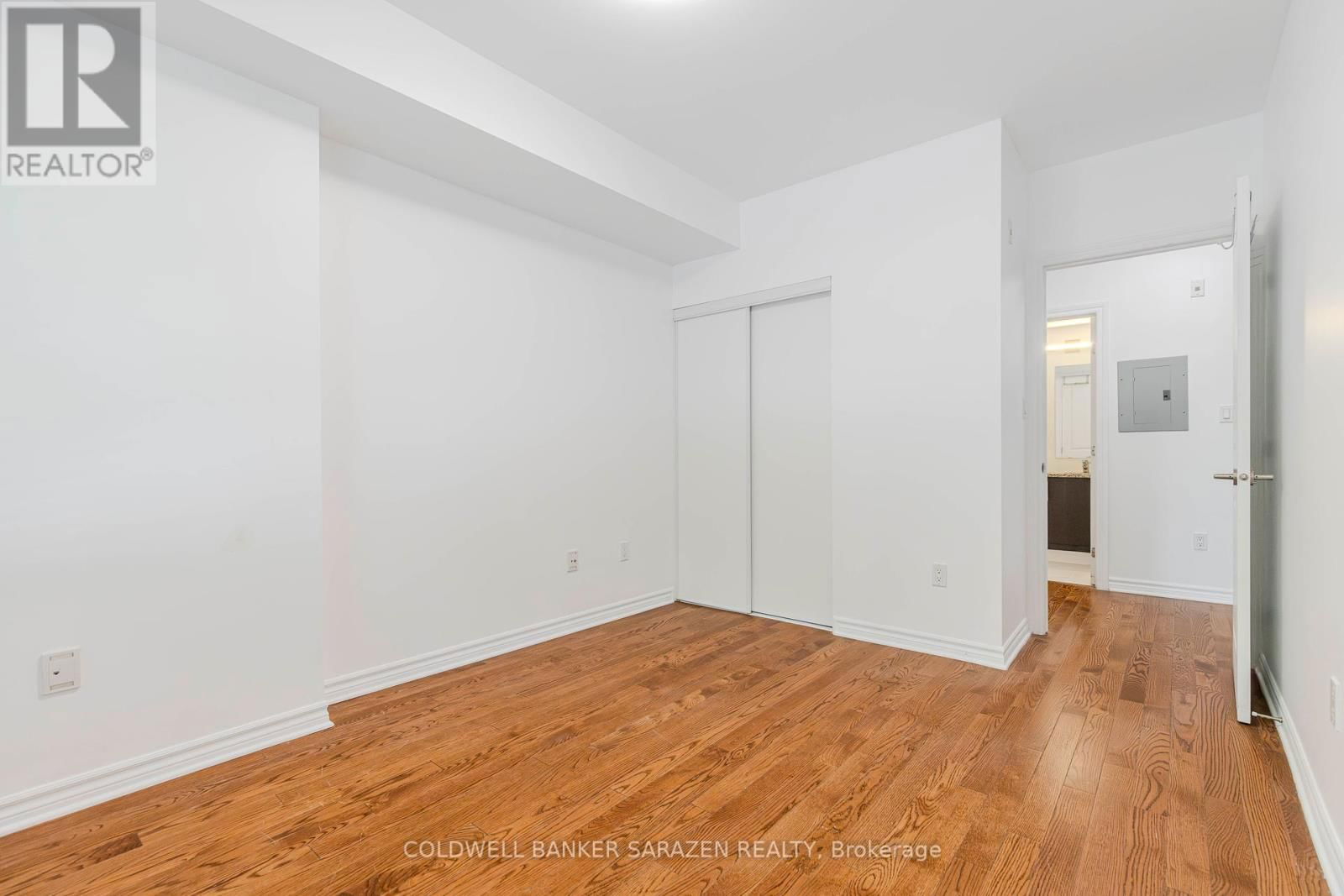 218 - 429 KENT STREET Image 30
