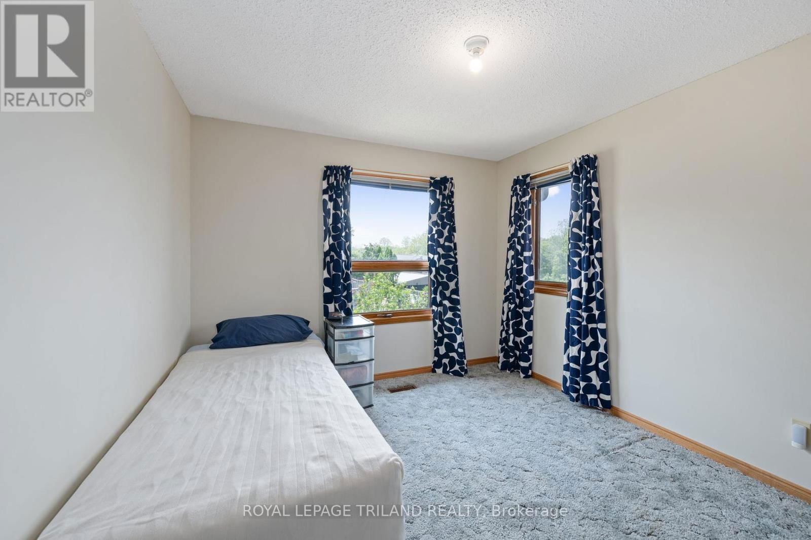 116 CHARLES STREET WEST Image 18
