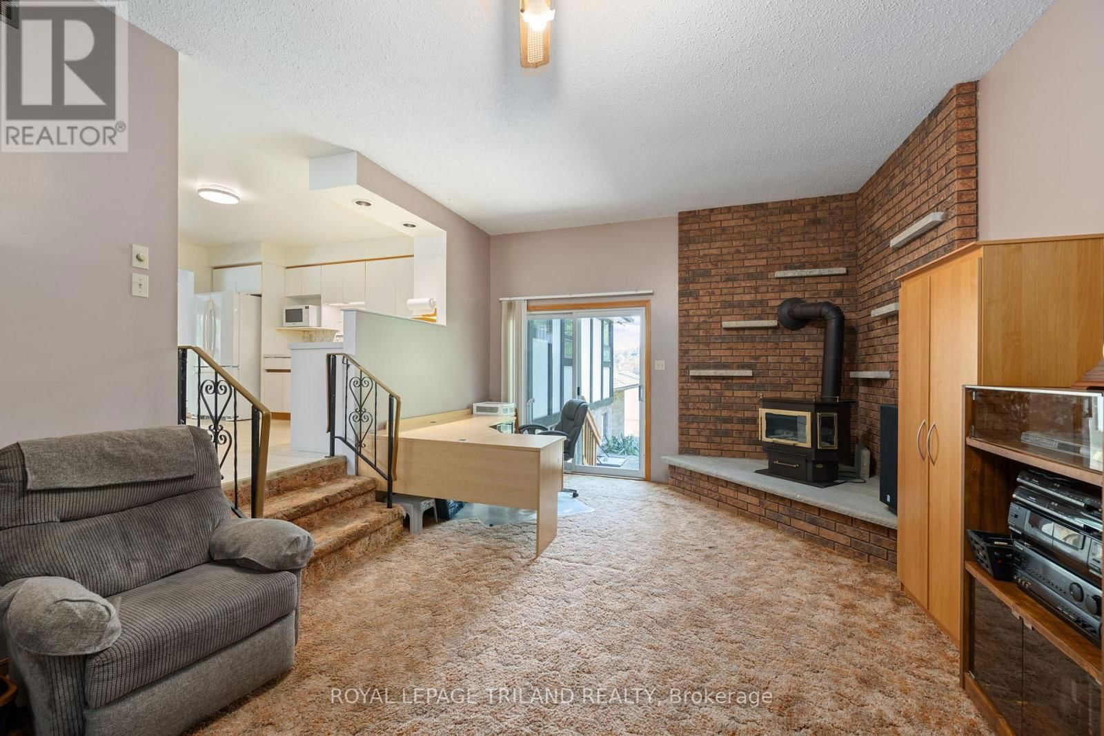 116 CHARLES STREET WEST Image 19