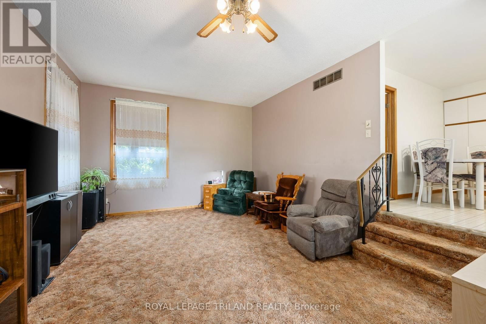 116 CHARLES STREET WEST Image 20