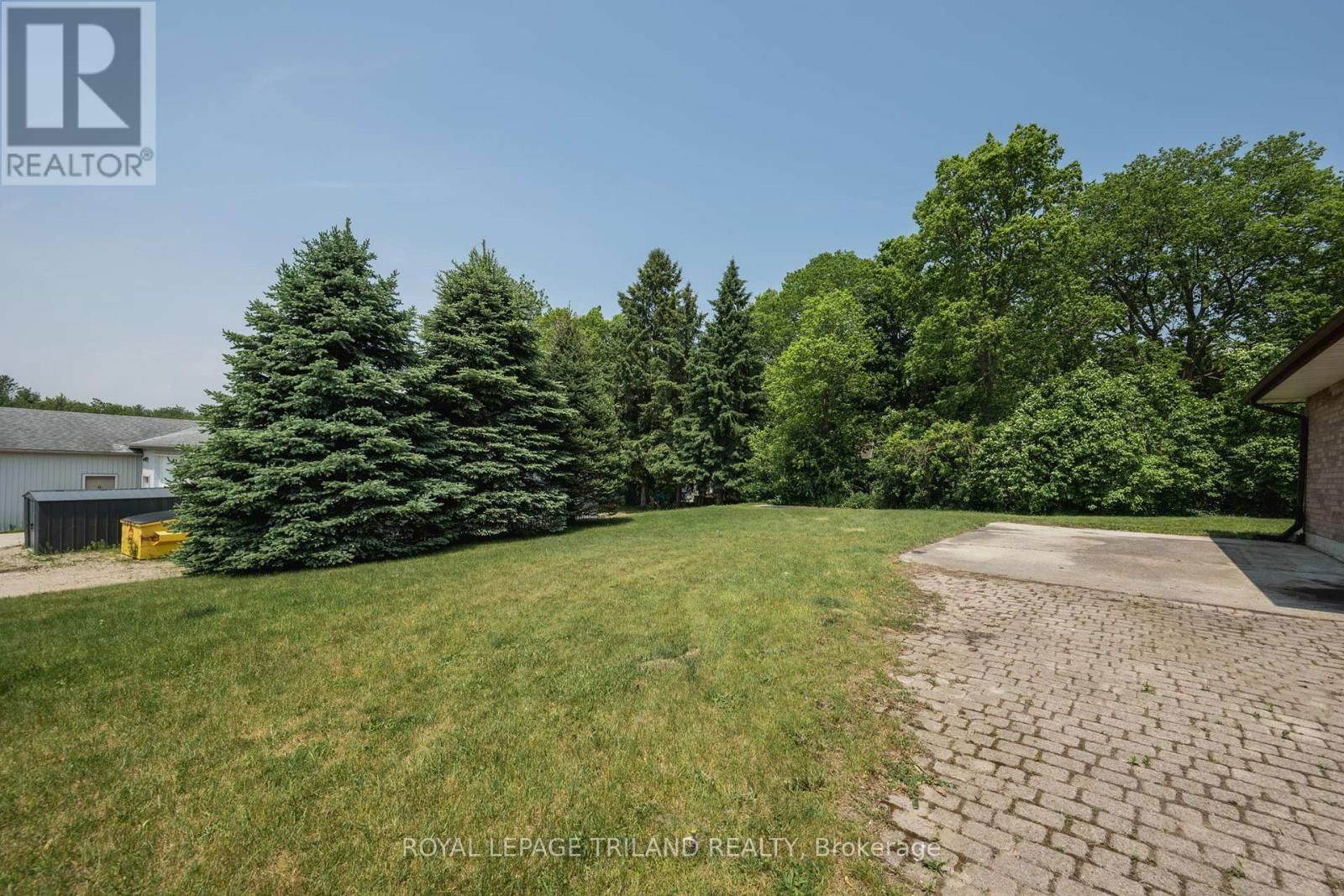 116 CHARLES STREET WEST Image 6