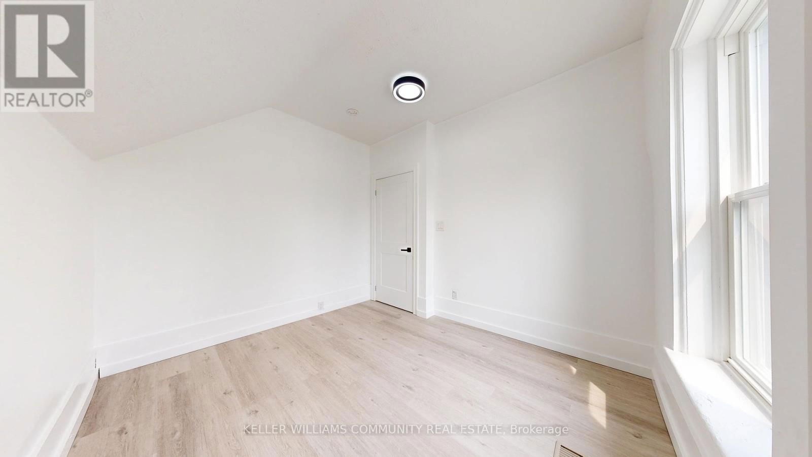 147 PARK PLACE Image 32