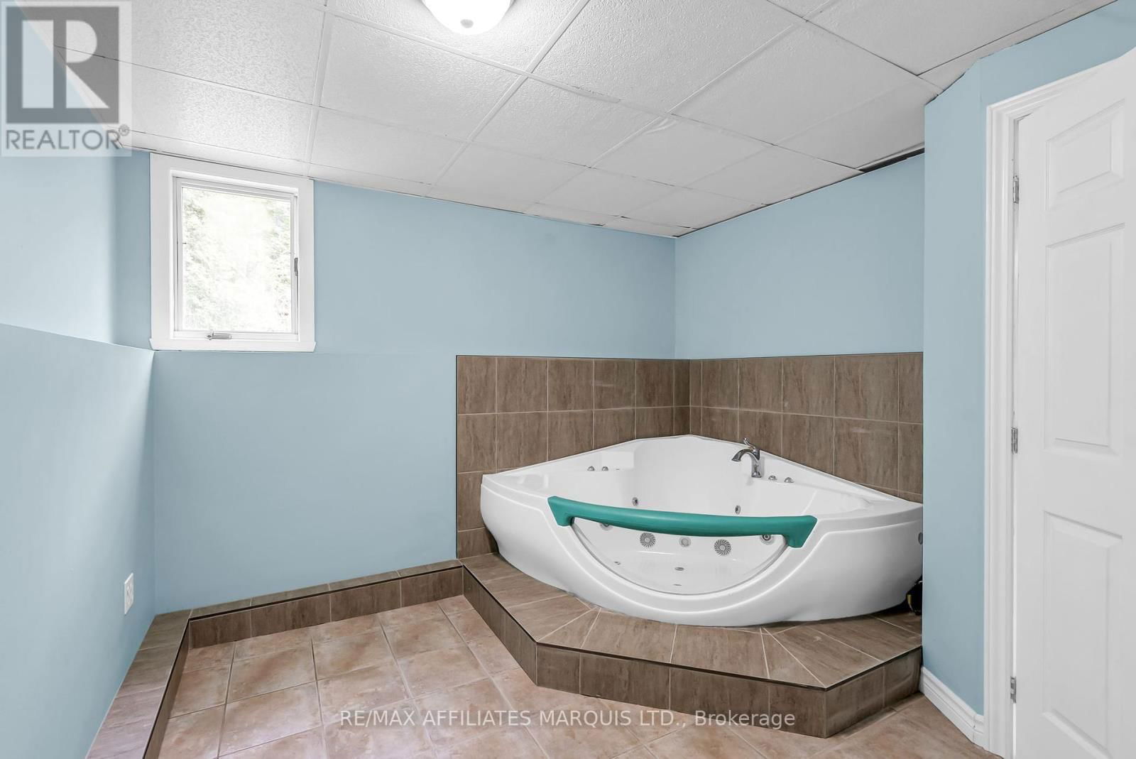 4692 O'KEEFE ROAD Image 28