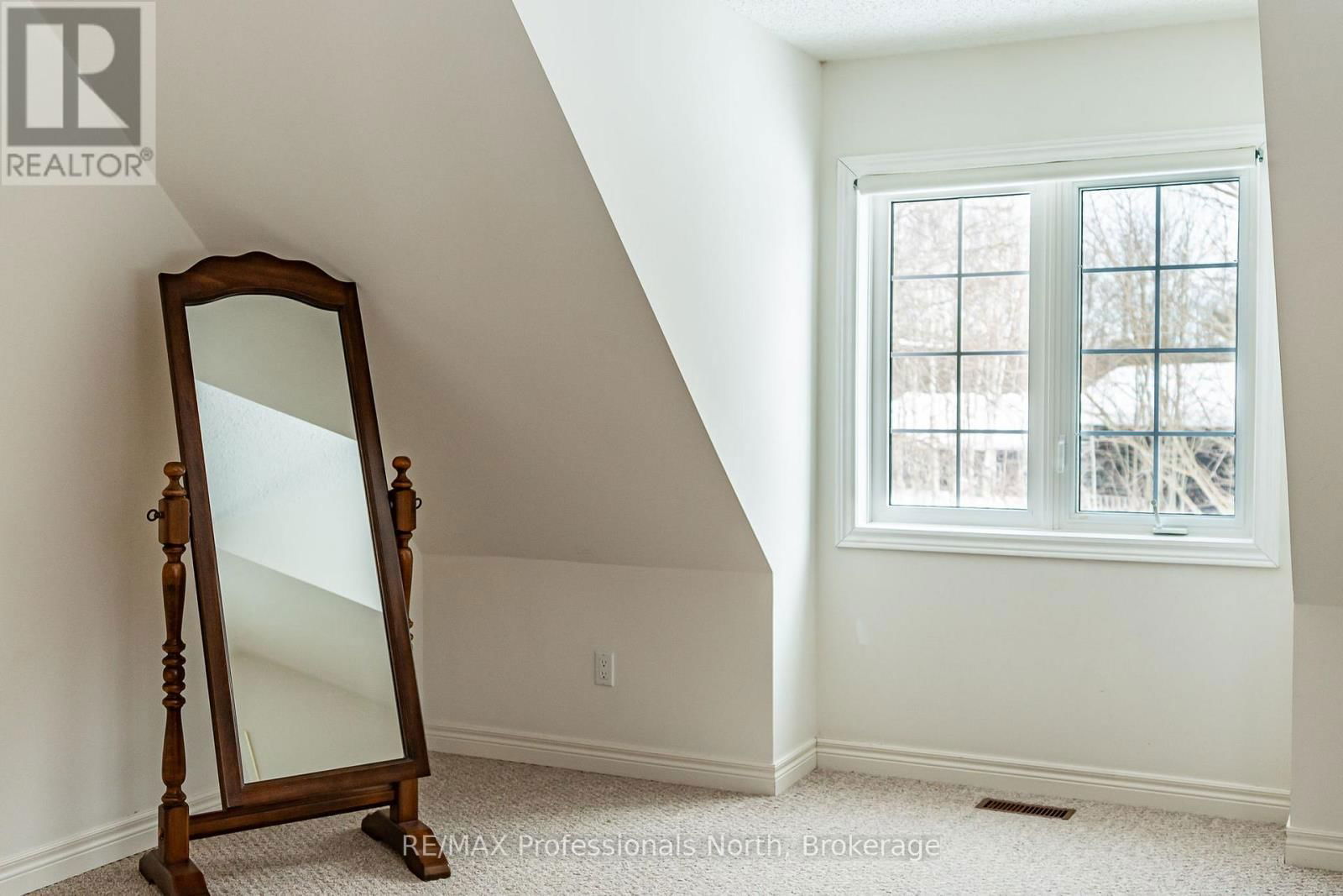 1119 DEEP BAY ROAD Image 27