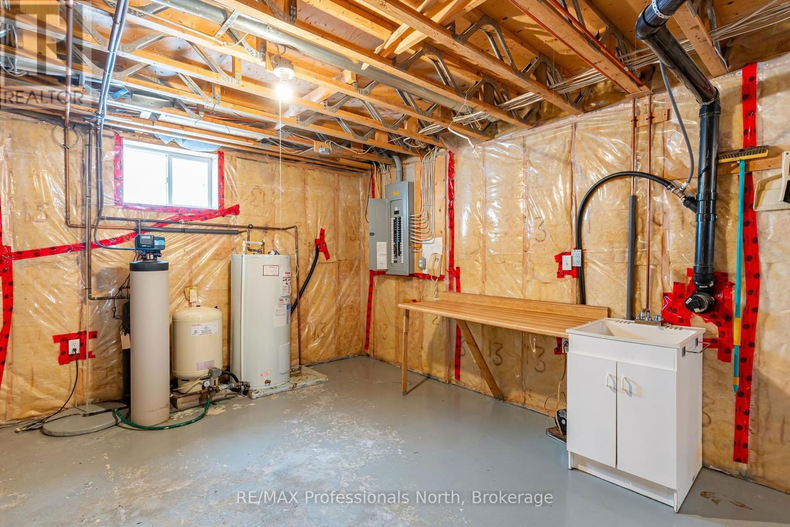 1119 DEEP BAY ROAD Image 32